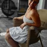 Devoter blonder Lustengel. Bild