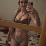 Tina, heiße blonde Frau. Bild