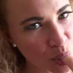 Geiler blonder Wirbelwind. Bild Geiler blonder Wirbelwind. Bild