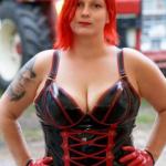 Ella, rothaarige Bizarr-Switcherin. Bild