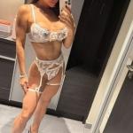 Zoe Sakura, mit Hammertitten von 85 D. Bild