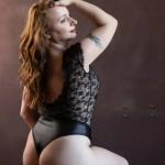 Erika, eine göttlich geile MILF, die kaum Grenzen kennt. Bild