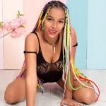 Tiny-Lena (21), süss wie Zucker. Bild
